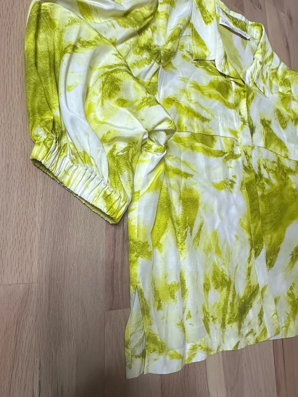 Marie Oliver Lime and White Brushstroke Button-Front Blouse - Picture 4 of 4